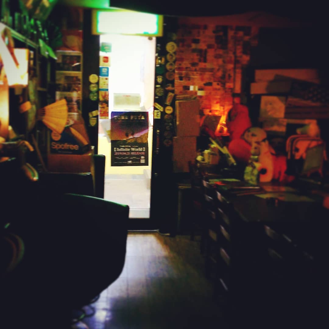 台風で公共機関が停まるため、本日クローズいたします。ご理解よろしくお願いします。 #オタクバー