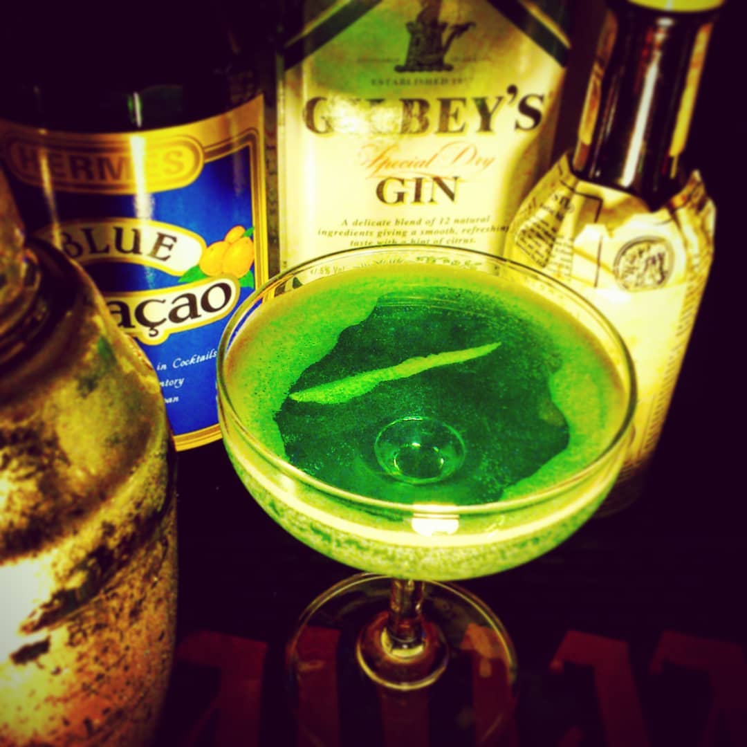 再来週頭の #ビートルズ特集 用オリジナル #カクテル、#HerMajesty。#女王陛下! #オタクバー