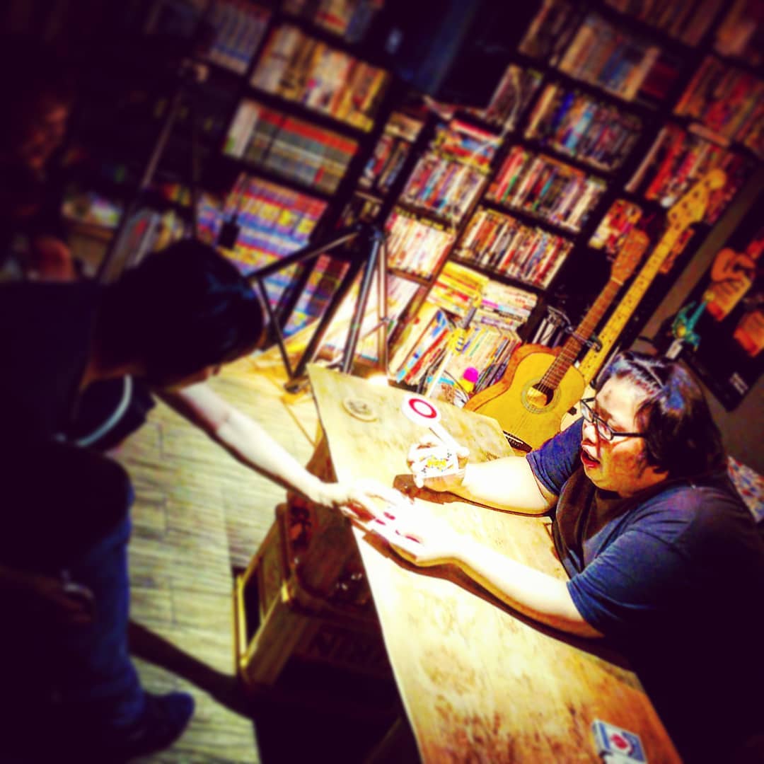 日本中を旅する #マジシャン、#hossy さん、3日目です! #オタクバー