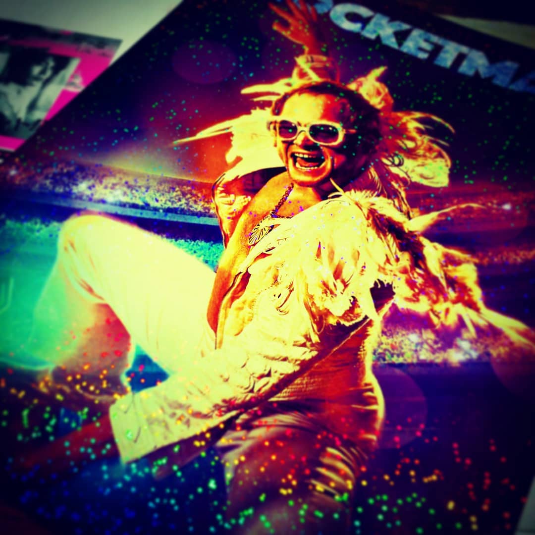 「#ロケットマン」観賞し興奮冷めやまぬまま開店です! #オタクバー #エルトンジョン #映画 #movie #theater #eltonjohn #rocketman