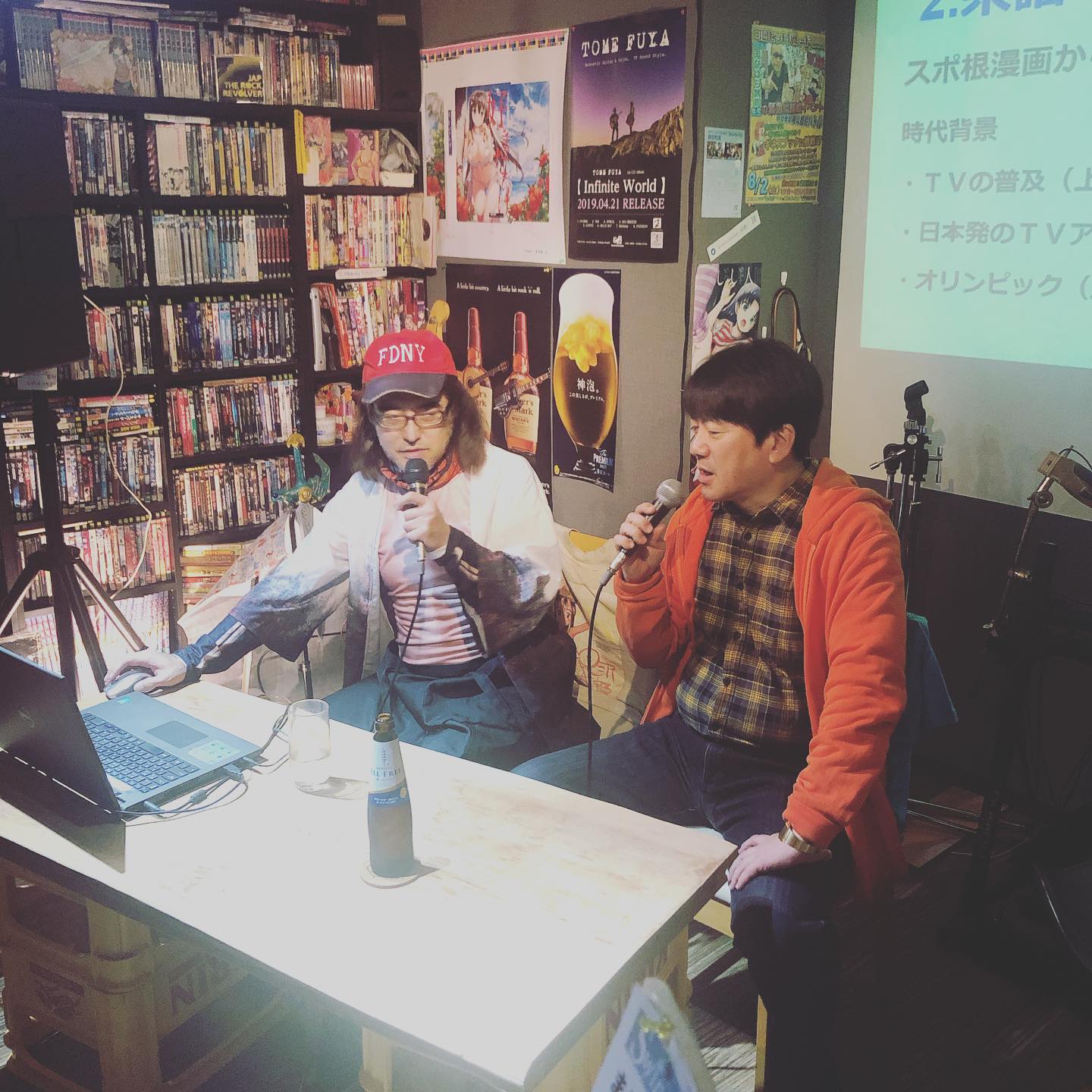 前半はスパイクさんです(๑σωσ๑)♡ 濃いオタクトーク中です #オタクBAR