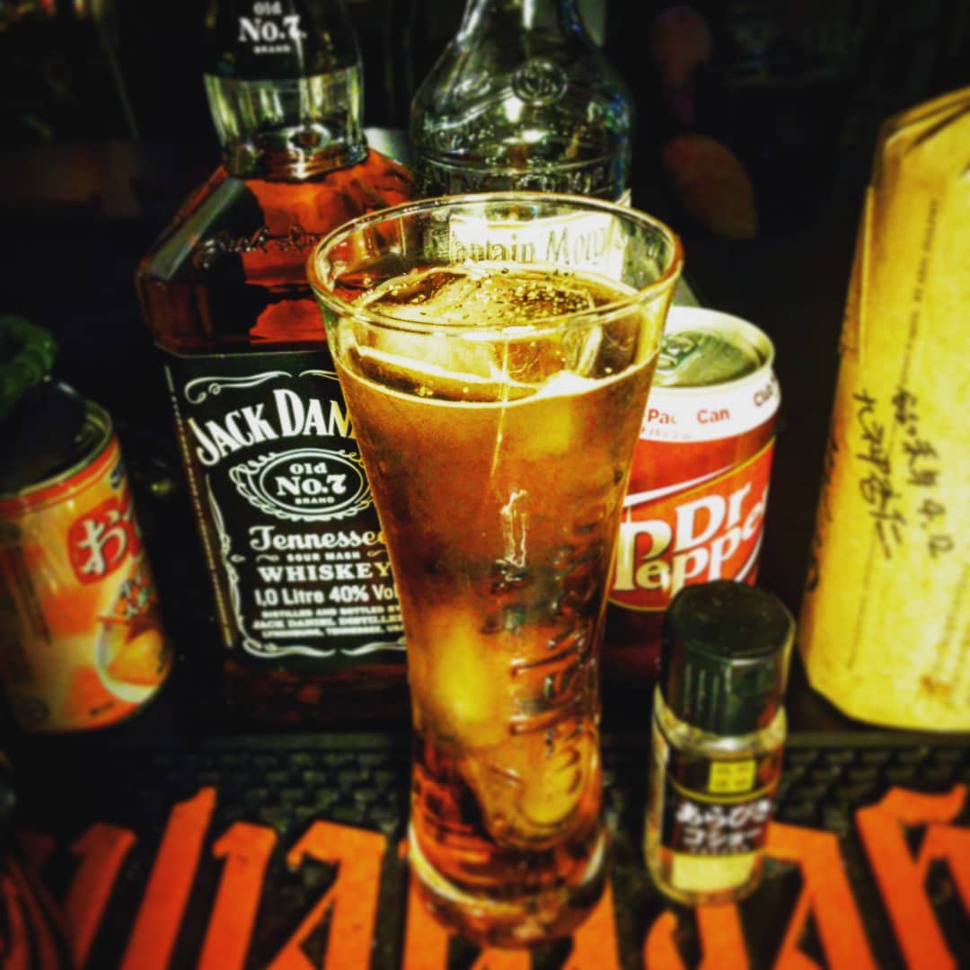 来週末の #討ち入りブルースナイト #イベント 用 #オリジナルカクテル、#ギタースリム。#バーボン と #ラム の威力! #オタクバー