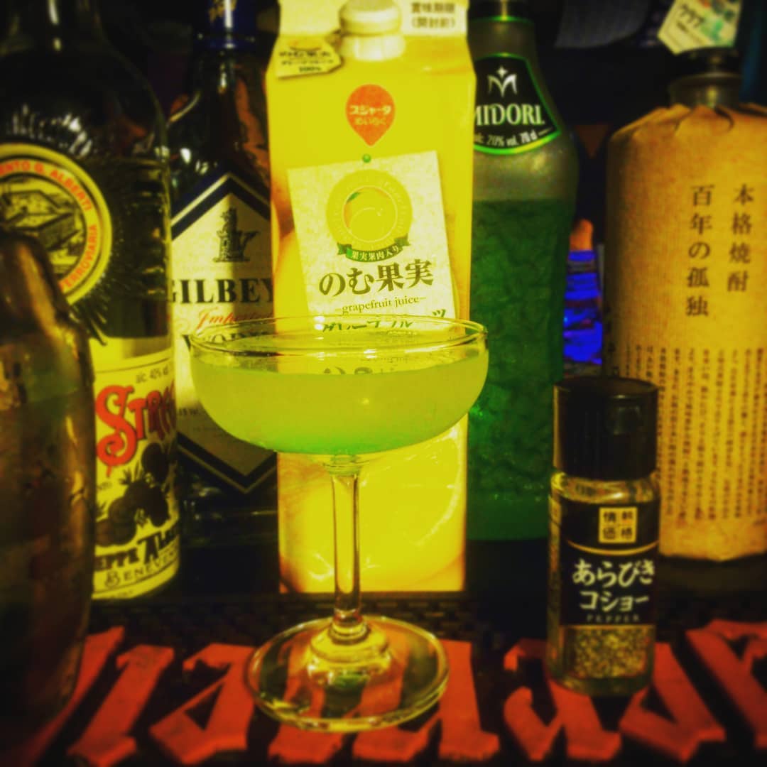 今週末の #オタクトークショー #イベント 用 #オリジナルカクテル、#原作漫画。甘くて強い! #ぢーな塾 #オタクバー