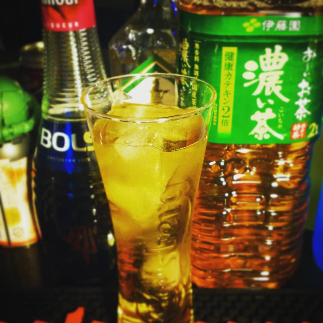 来週末の #DJ-J #イベント #20世紀の電子音楽 用 #オリジナルカクテル、#ジョンケージ。#実験音楽 を意識してスミレ&緑茶。#オタクバー