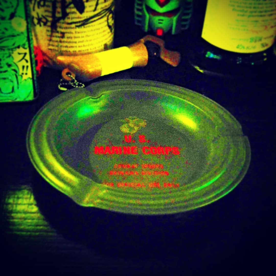 4月からの #禁煙条例 に頭を悩ませつつ、今週も開店です。#オタクバー