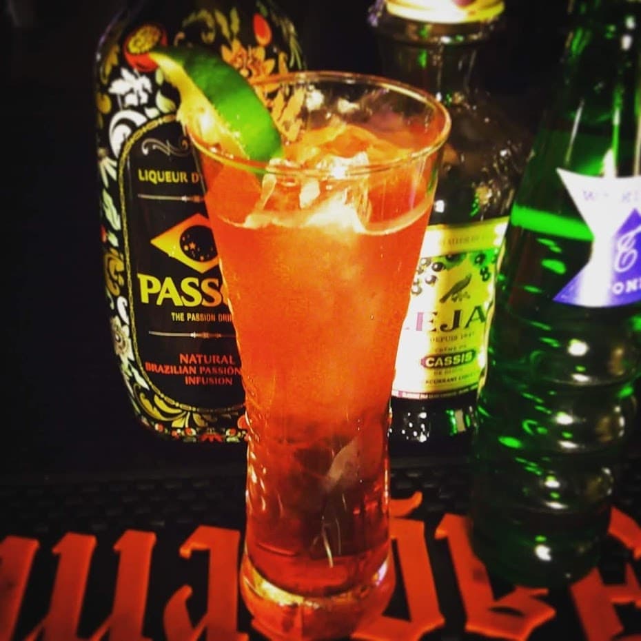 今週末の #ぢーな塾「#艶話酒場オタクバー シン・オタク編」発売記念トーク・サイン会用 #オリジナルカクテル、 #オタクなマスター。赤尽くしの衣装まんま♪ #オタクバー