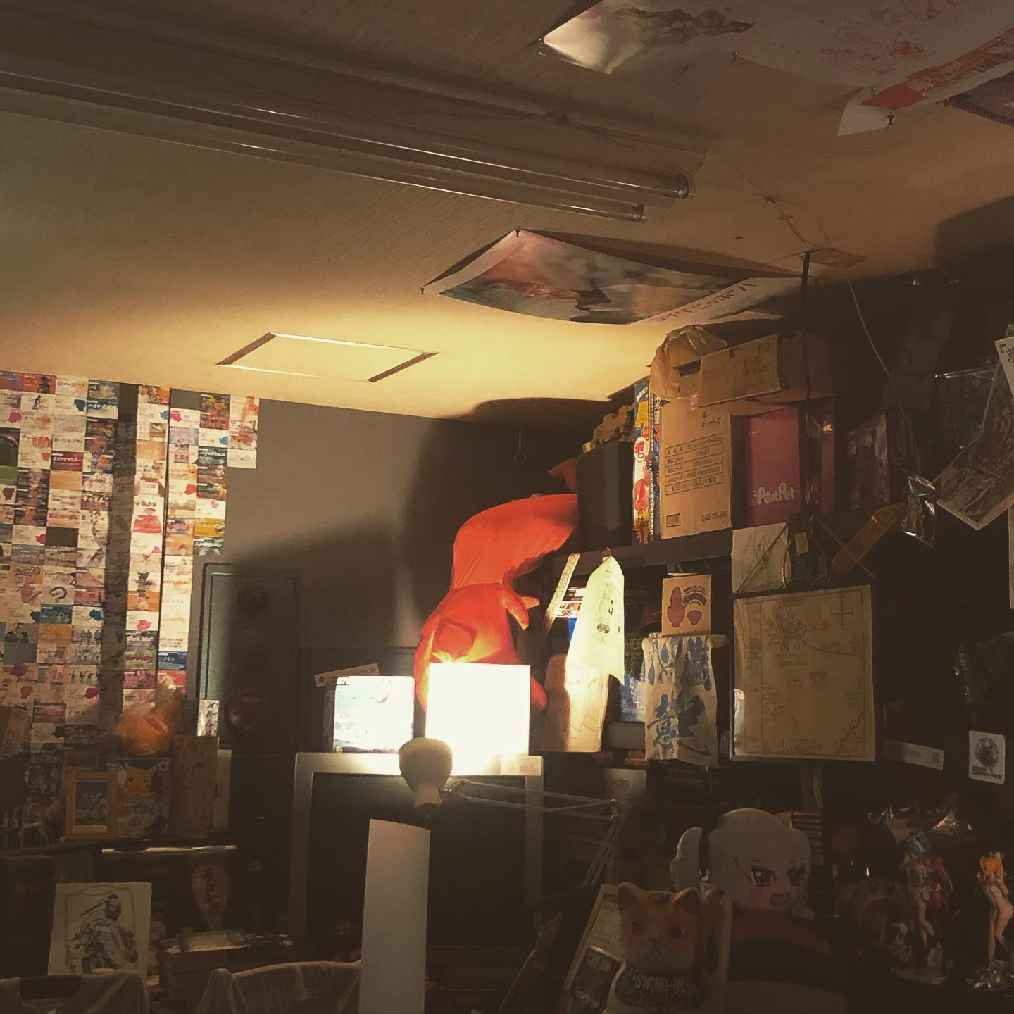 大気の状況が不安定の様です( ´ •̥ ̫ •̥ ` )ご来店の際はお気をつけて。本日もスイングバイは元気にお待ちしております⸜( ´ ꒳ ` )⸝ #オタクバー