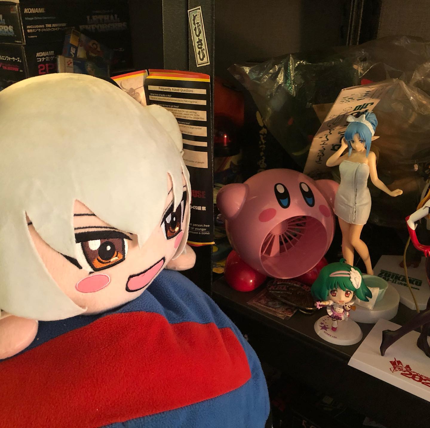 蒸し暑~い金曜日。キンキンに冷えたビールとお待ちしております営業時間は18時~22時です。よろしくお願いします#オタクバー