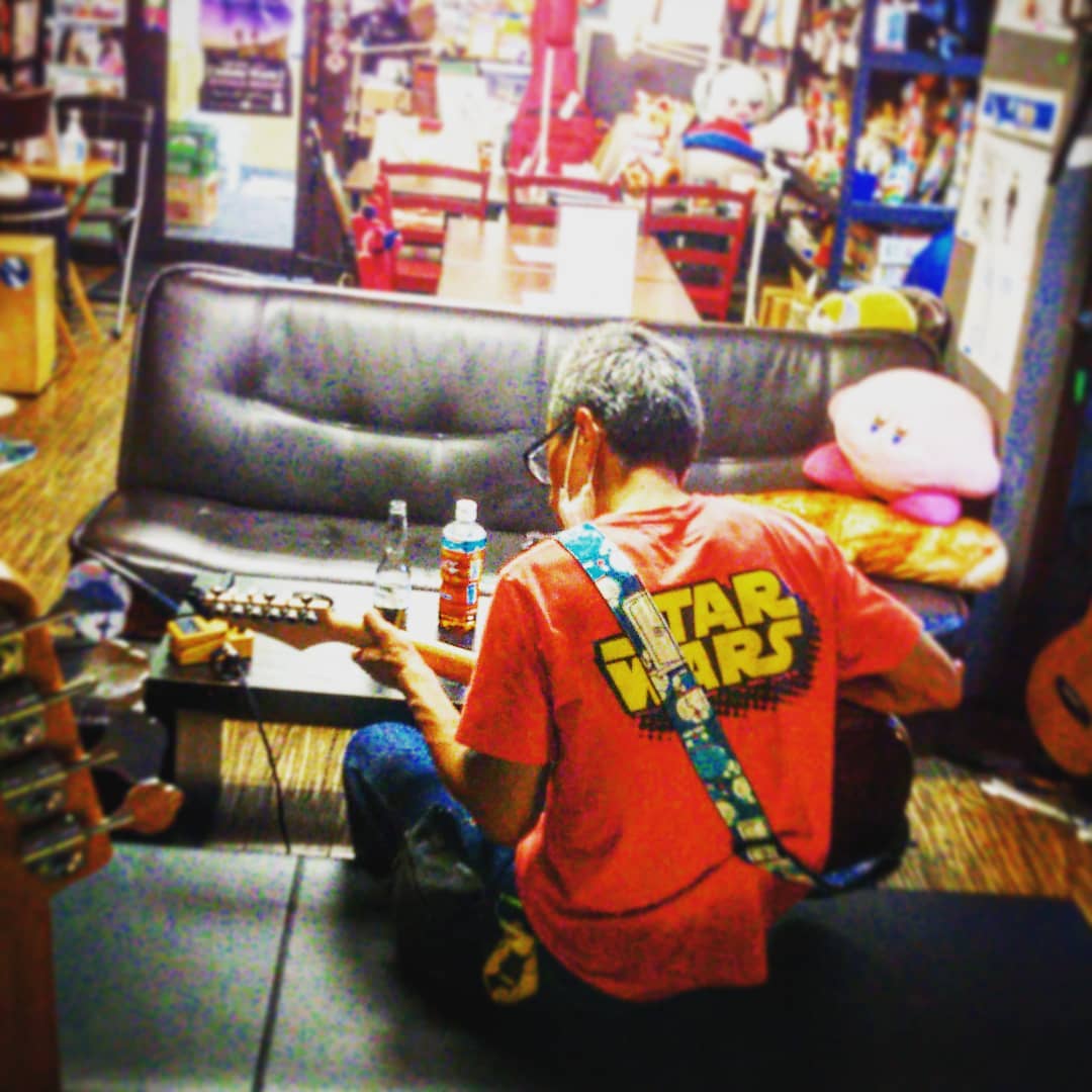 お盆休み最終日はパーッとオタクトークで盛り上がらNight! 開店です♪ #オタクバー