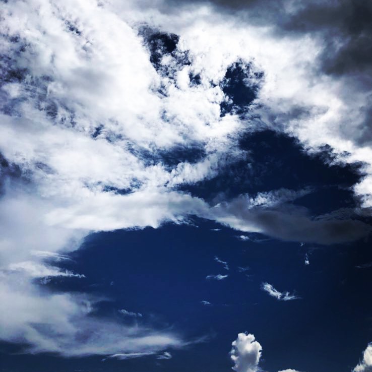 本日もOPEN致しました(*´ω`人)~♬ 週の真ん中水曜日も元気にお待ちしております #オタクバー