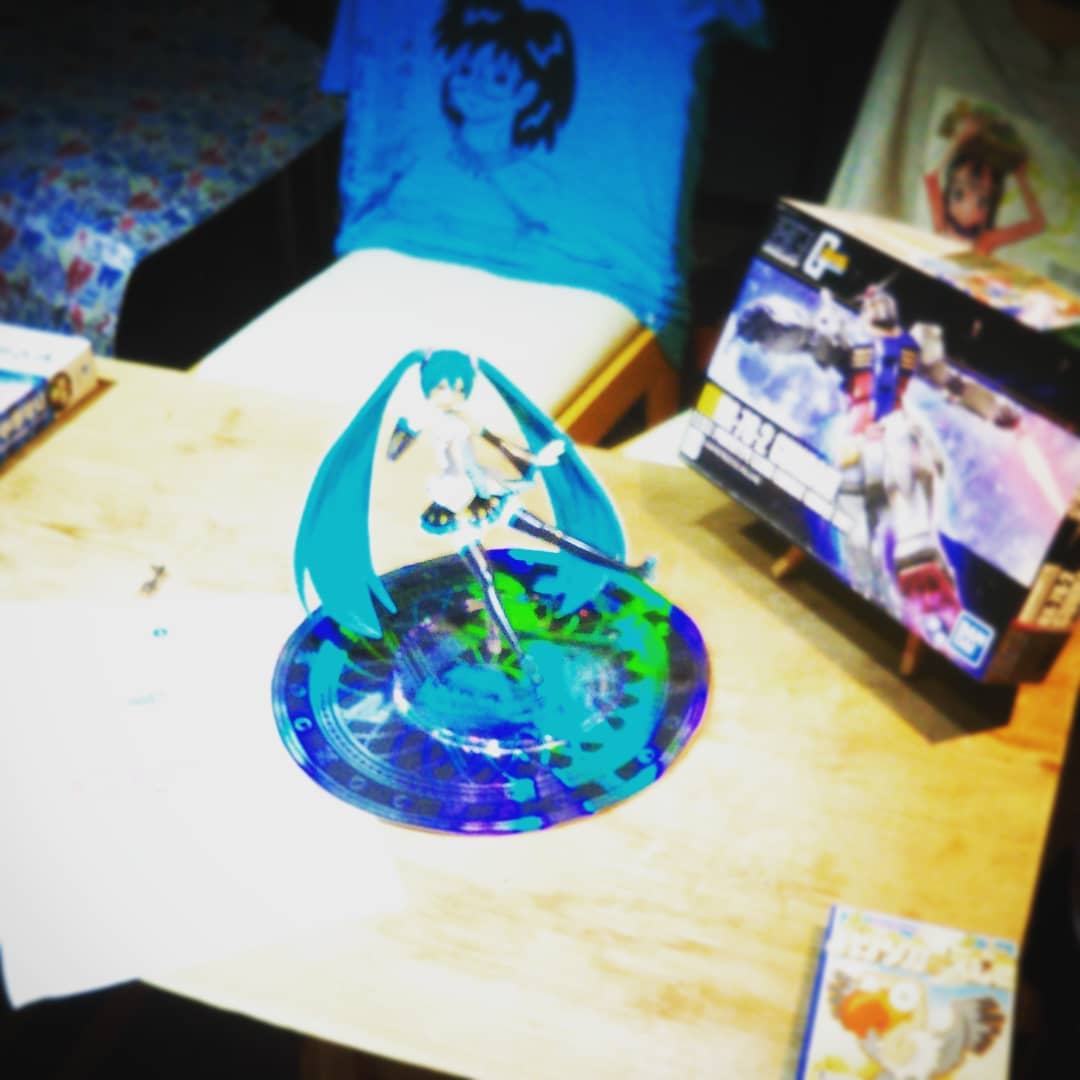 シルバーウイーク2日目、元気に開店です♪ #オタクバー