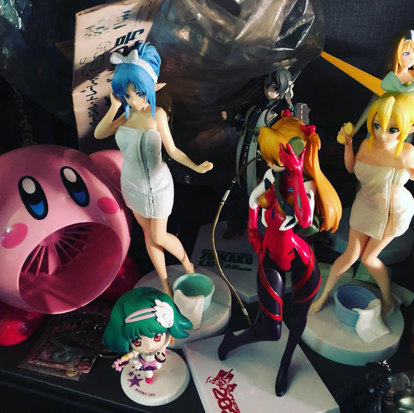 ちょっとひんやり金曜日。原付通勤がツラい季節になってきましたが、今日も元気にSwing-Byオープンです#オタクバー