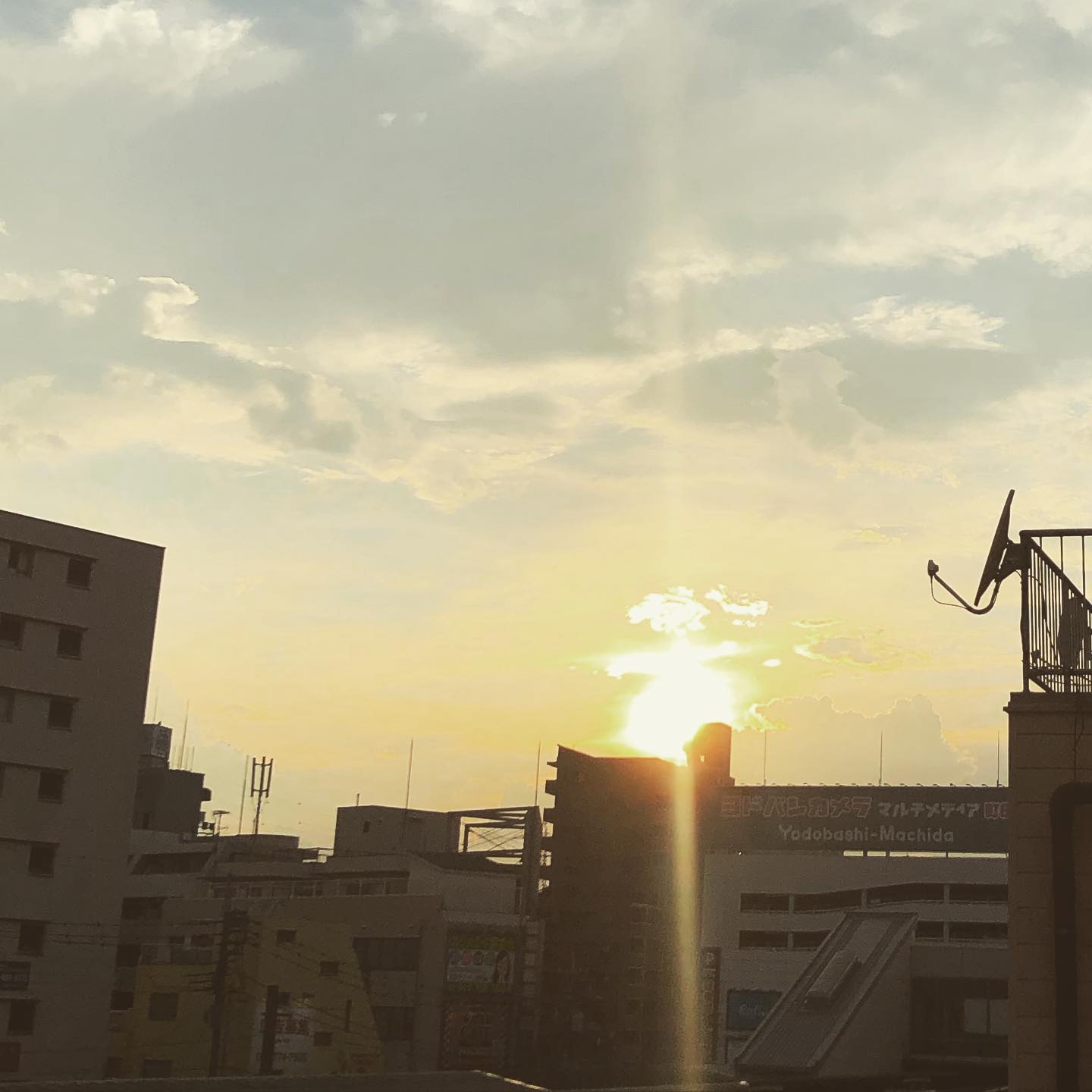 本日もオープン致しました⸜( ´ ꒳ ` )⸝今日は比較的暖かいですね〜過ごしやすい夜も一杯いかがでしょうか #オタクバー