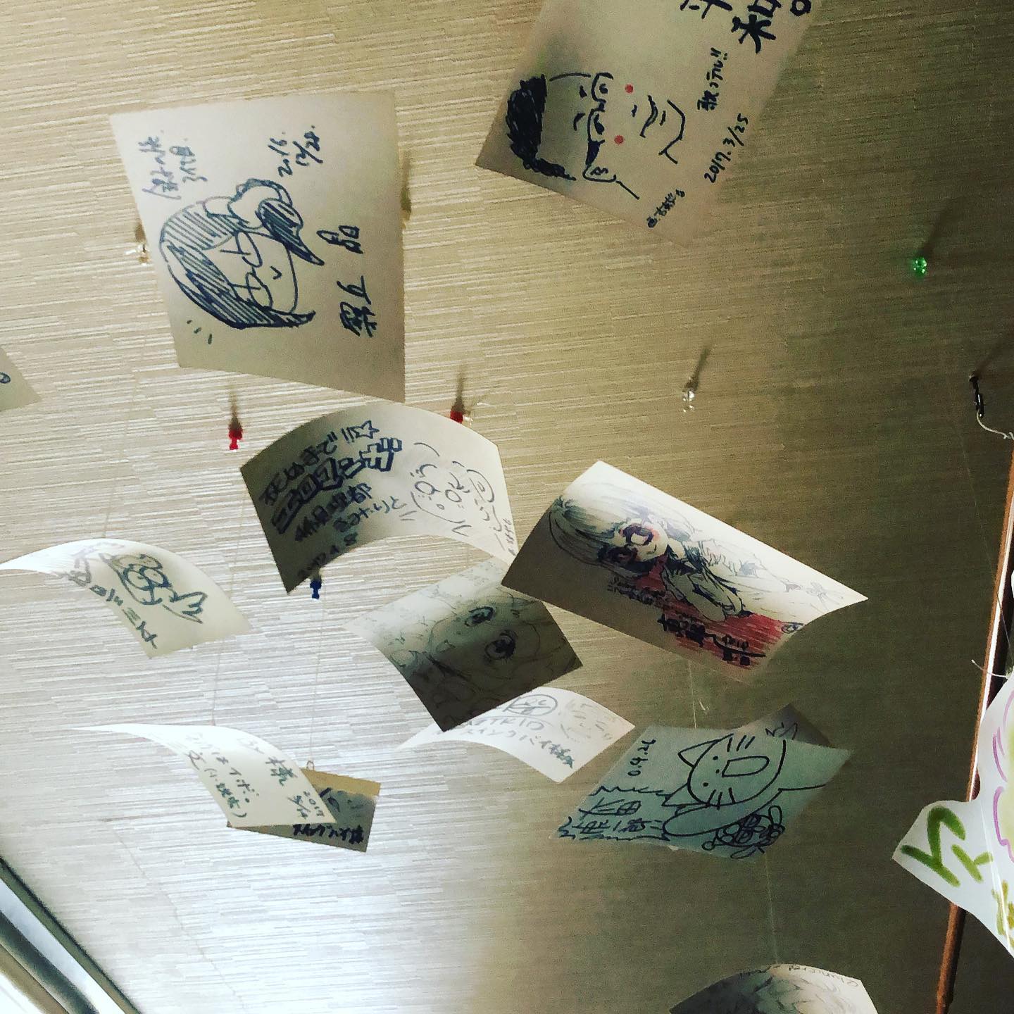 本日8月1日から当面の間15時OPEN、20時CLOSEとなりました(*- -)(*_ _) よろしくお願い致します︎*.。 #オタクバー