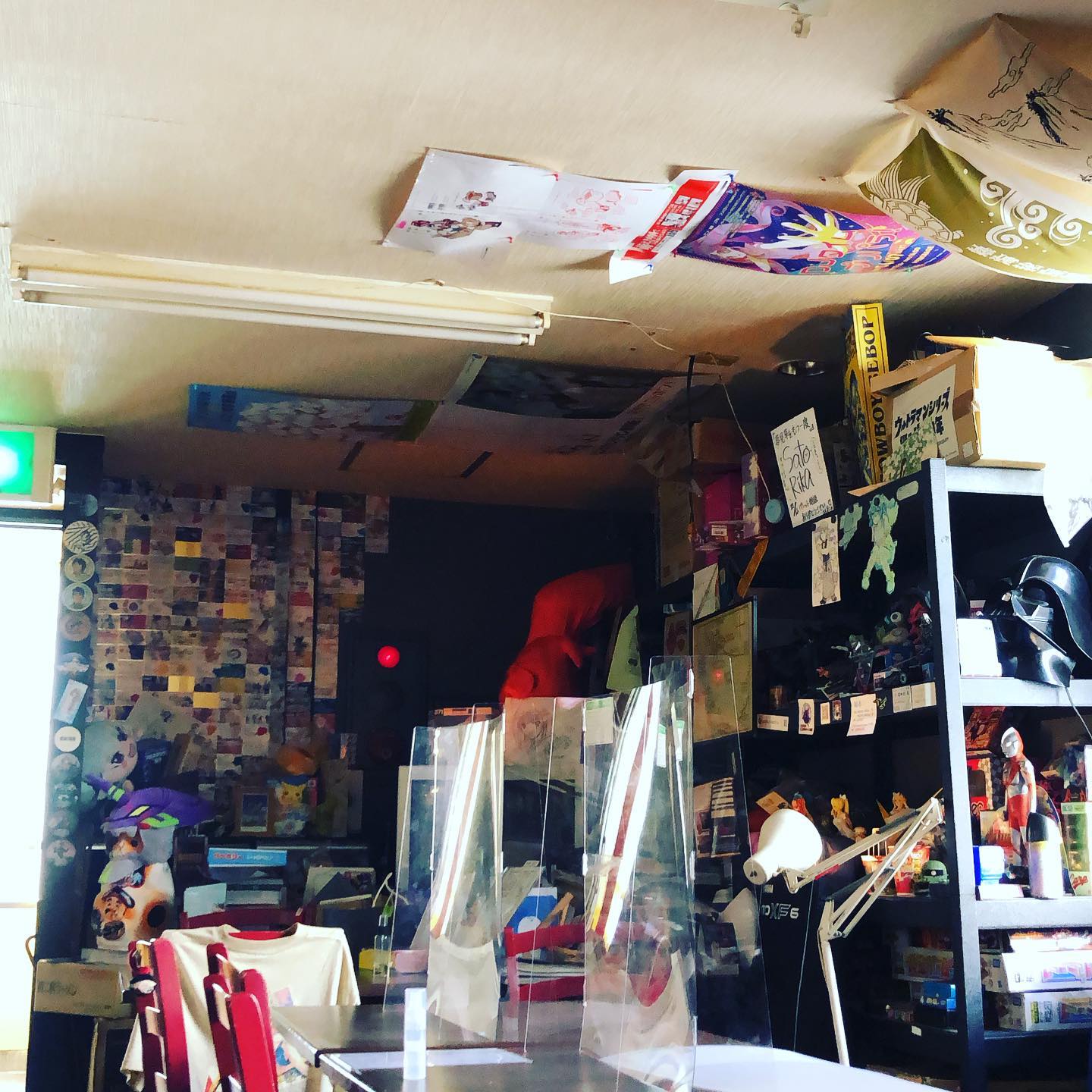 本日もオープンです٩(。•ω•。)و #オタクバー