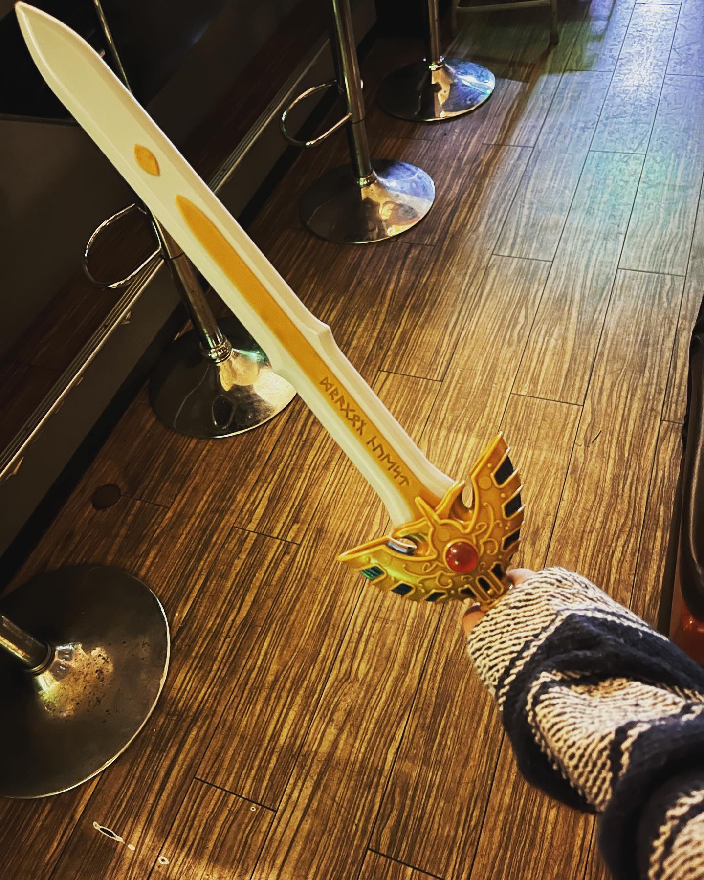 ▼ ゆうしゃの つるぎ で ほんじつ も オープン です#オタクバー