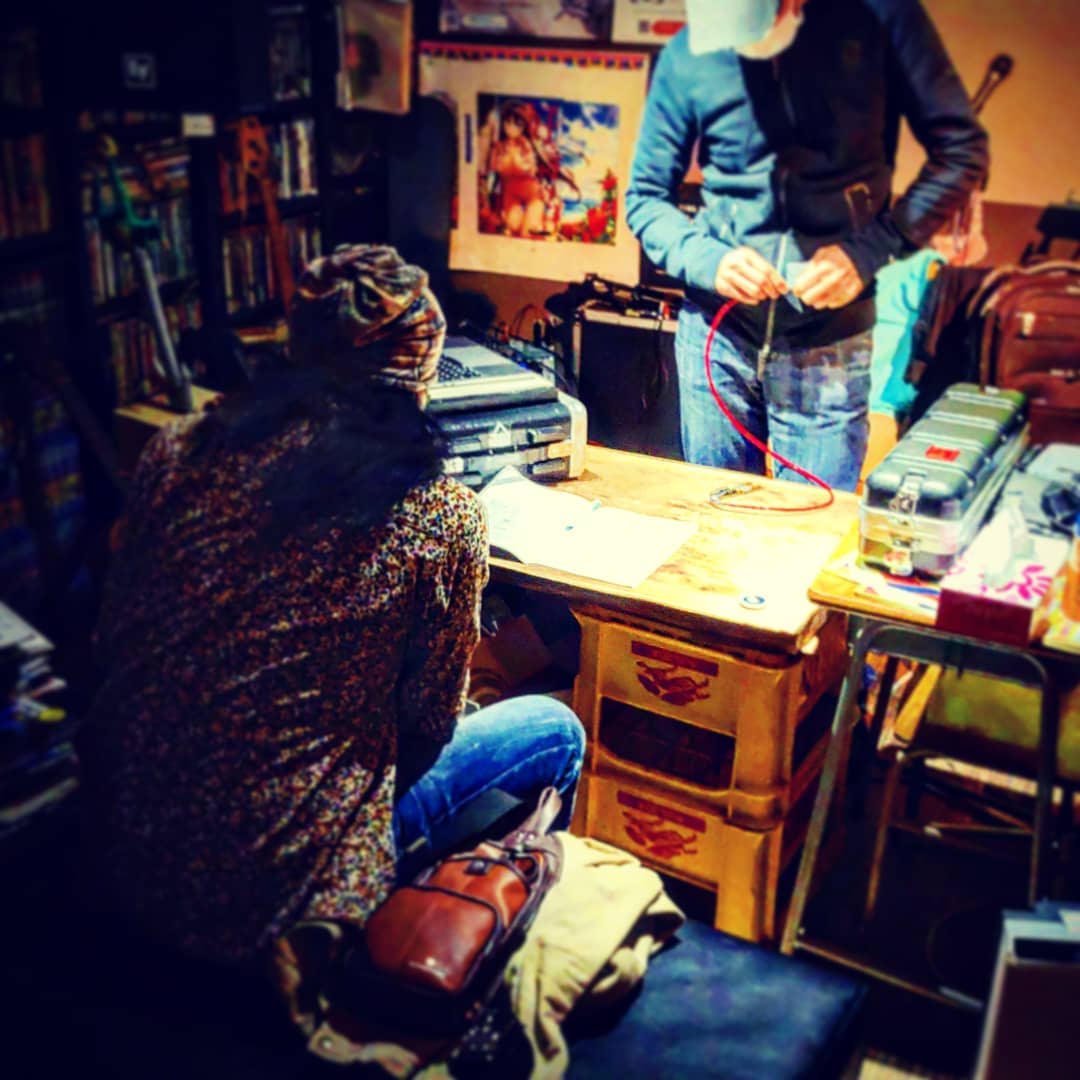 本日、DJ-Jです、開店です♪ #オタクバー