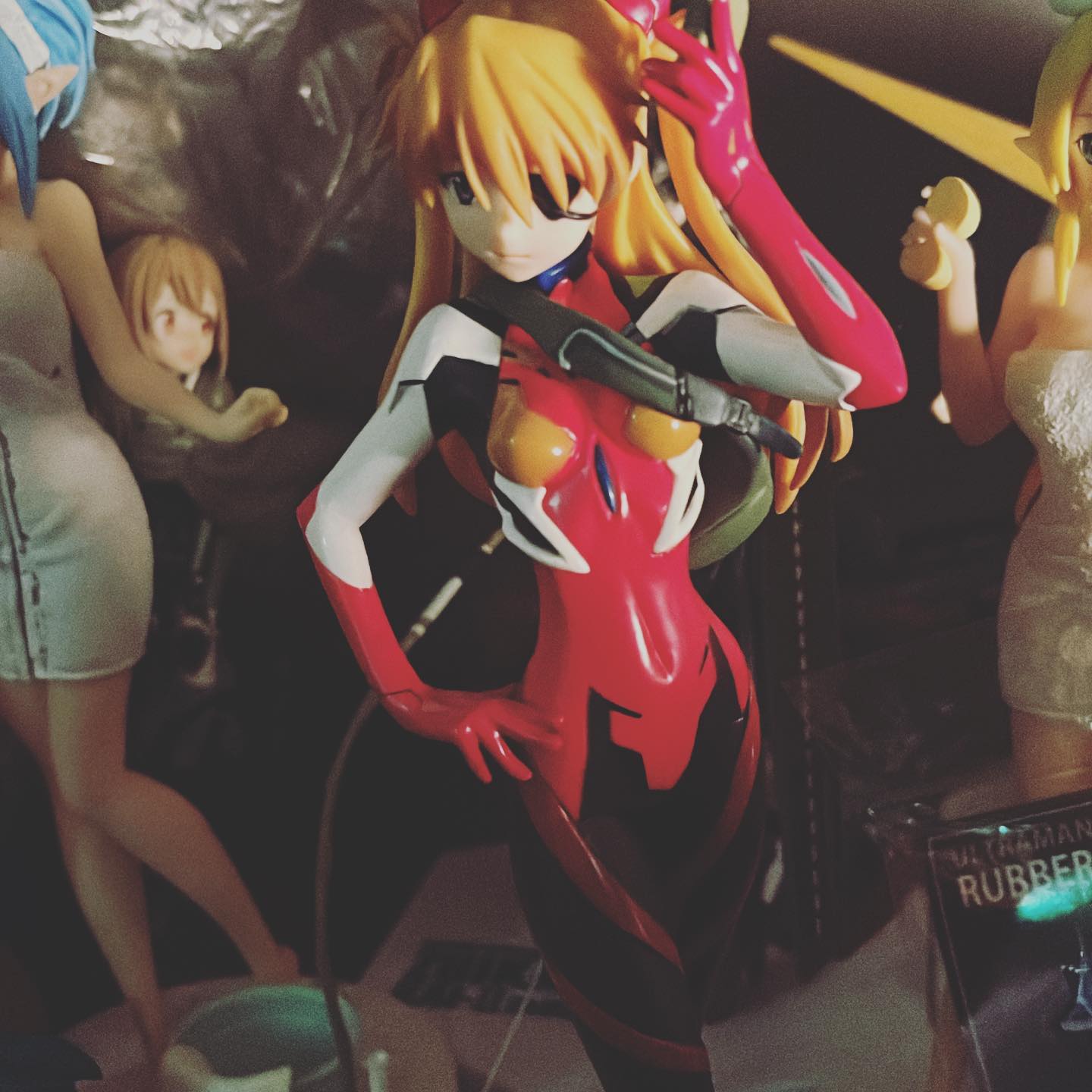 土曜の夜も元気にオープンです #オタクバー