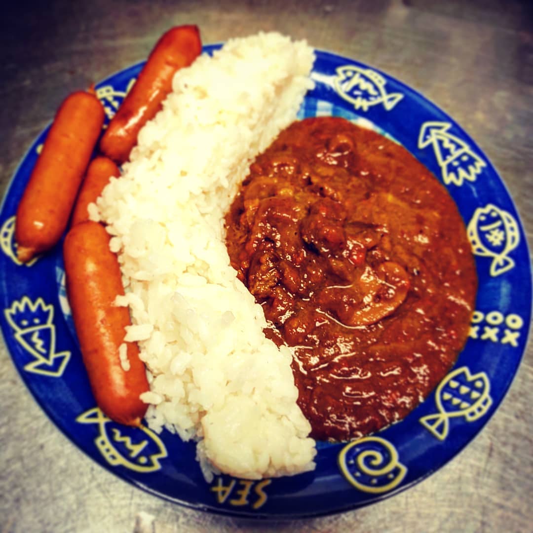 最後の #シーフードカレー は渾身の #ダムカレー 仕様! 大好評でした。金曜から新しいカレーです♪ #オタクバー #フード