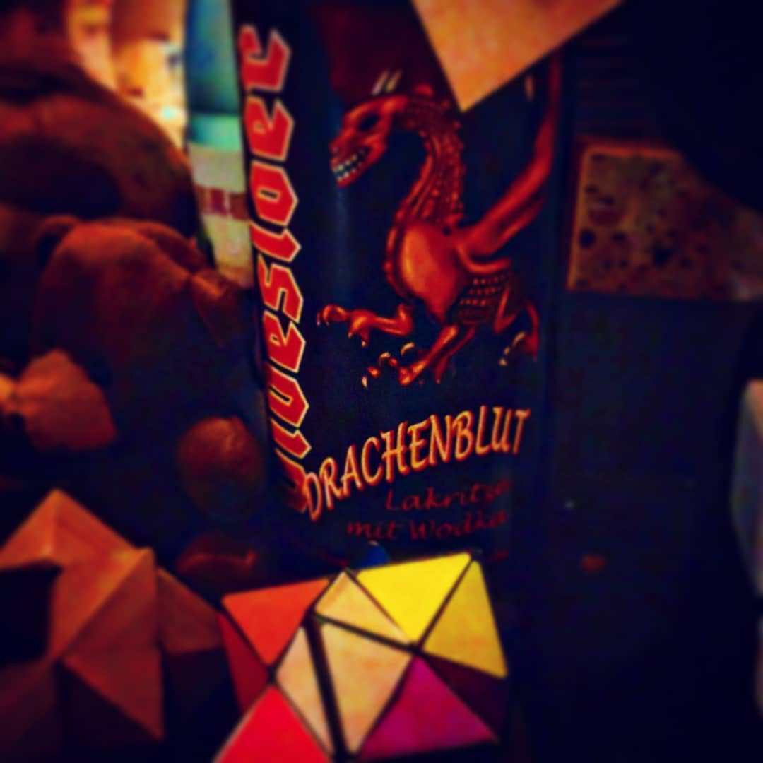 #成人の日 もはつらつと開店♫ #新成人オタク 1杯無料キャンペーン! スタッフまでお声掛け下さい! #オタクバー