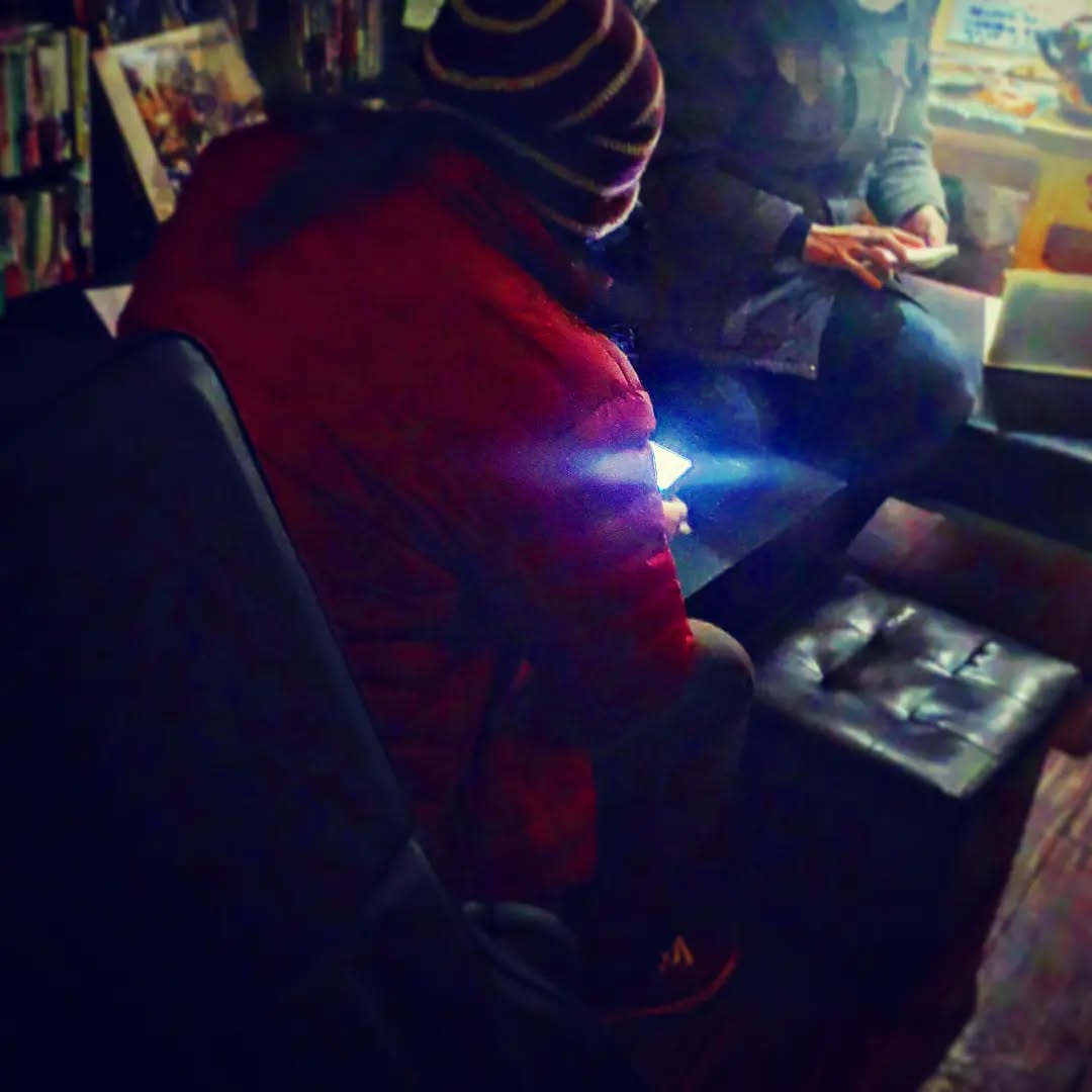 雨上がりの夜空に美味しいビールはいかがでしょうか。開店です♪ #オタクバー