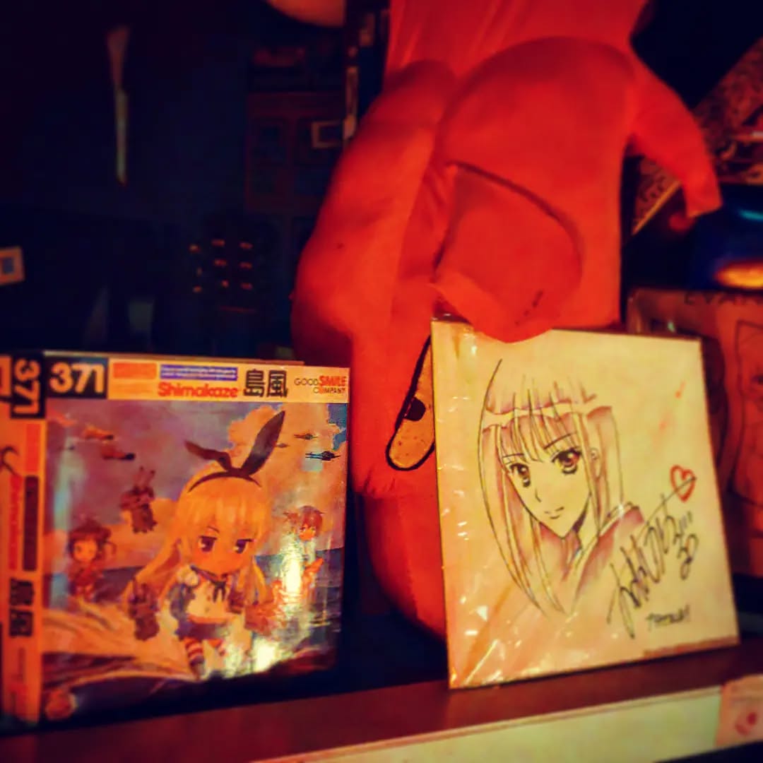 三連休前のお湿り、店を暖かくしてお待ちしております。開店です! #オタクバー