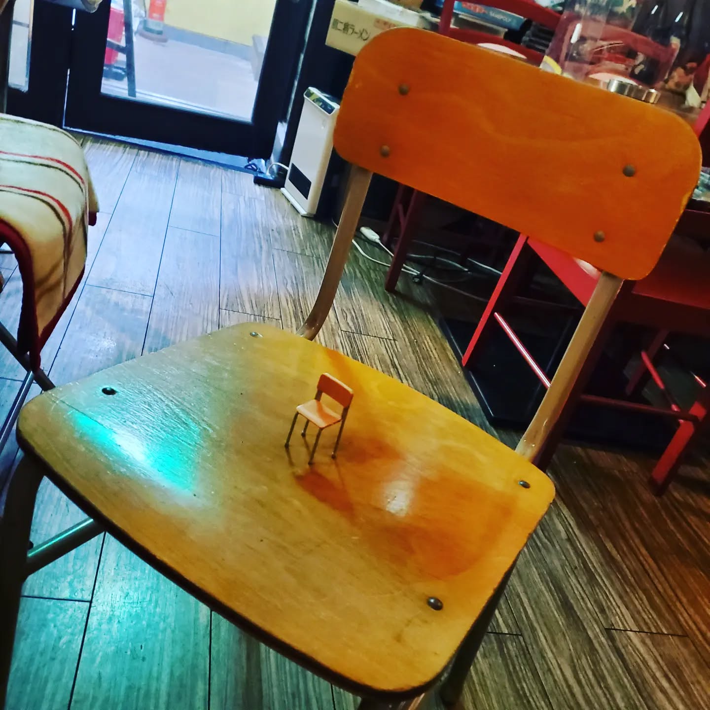 椅子がたくさんある店内です本日も皆様お待ちしております#町田#オタクバー#雷門風太 #杏東ぢーな