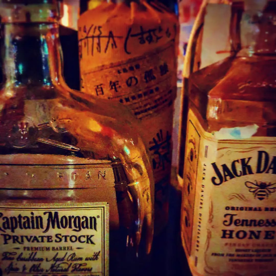 台風に負けるな! 開店です♪ #オタクバー