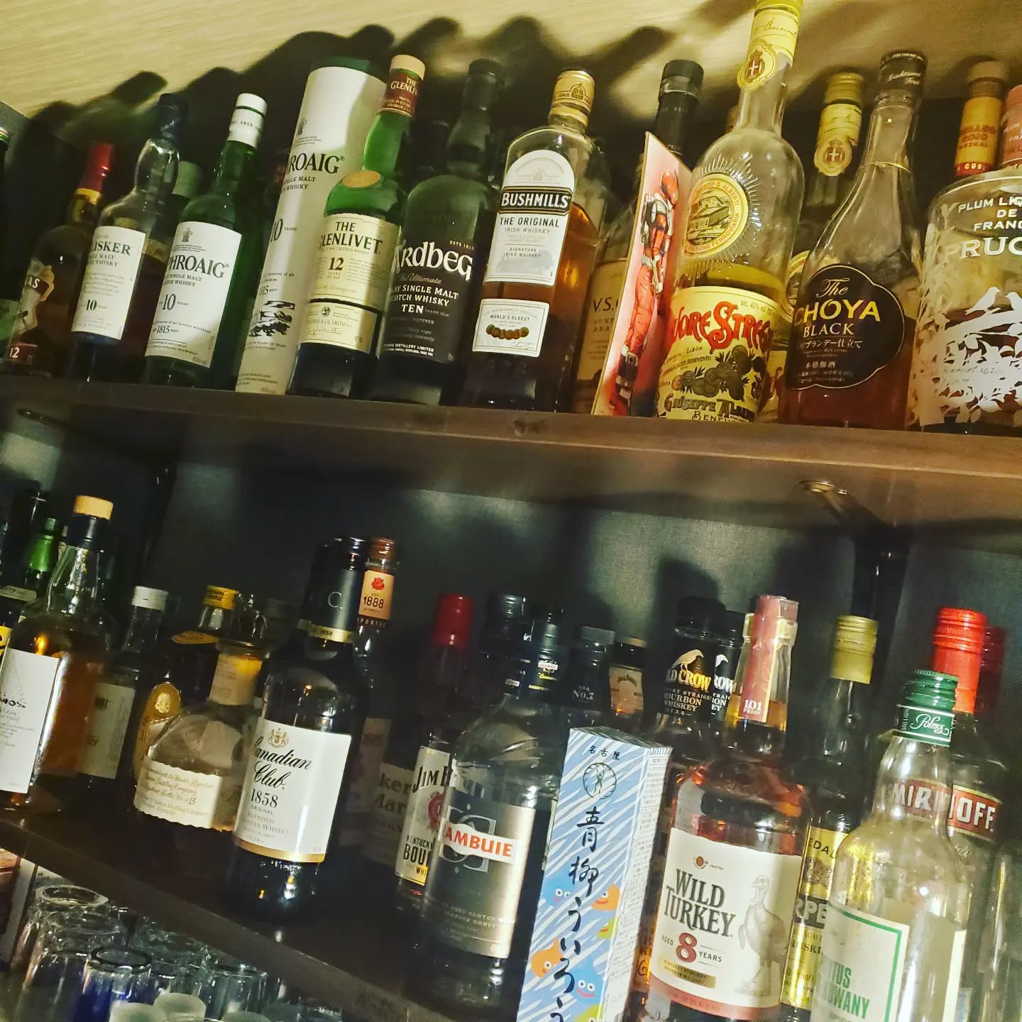 本日は開店から某大学マン研の皆さんがいらしてます若いオタクさんも大歓迎です！#オタクバー #町田 #杏東ぢーな #雷門風太 #水木はポイント2倍