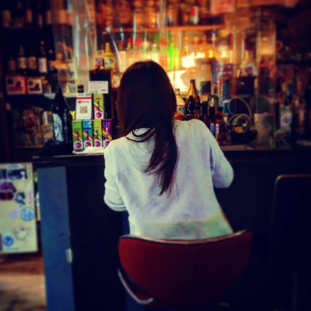 妖精センパイもくつろぐ #オタクバー 、開店してます!