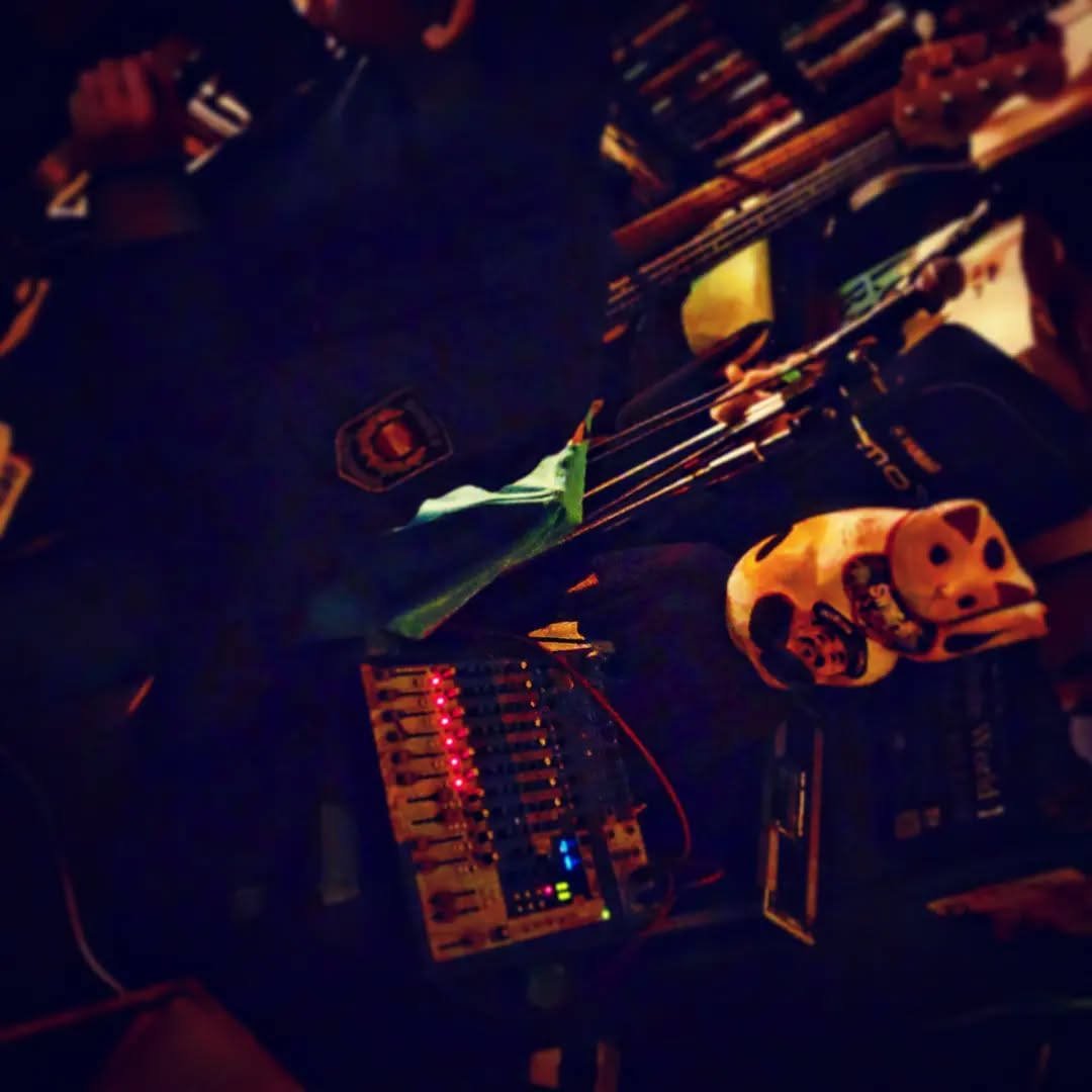 本日、#DJ 来ています、リクエスト大歓迎♫ #オタクバー