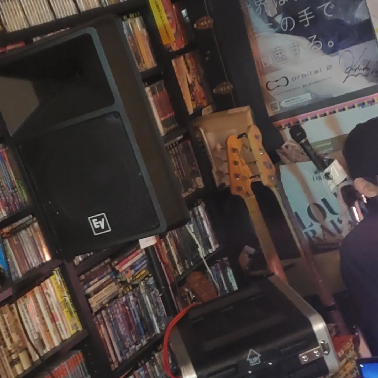 本日も通常営業ですが、DJがいらしてます！