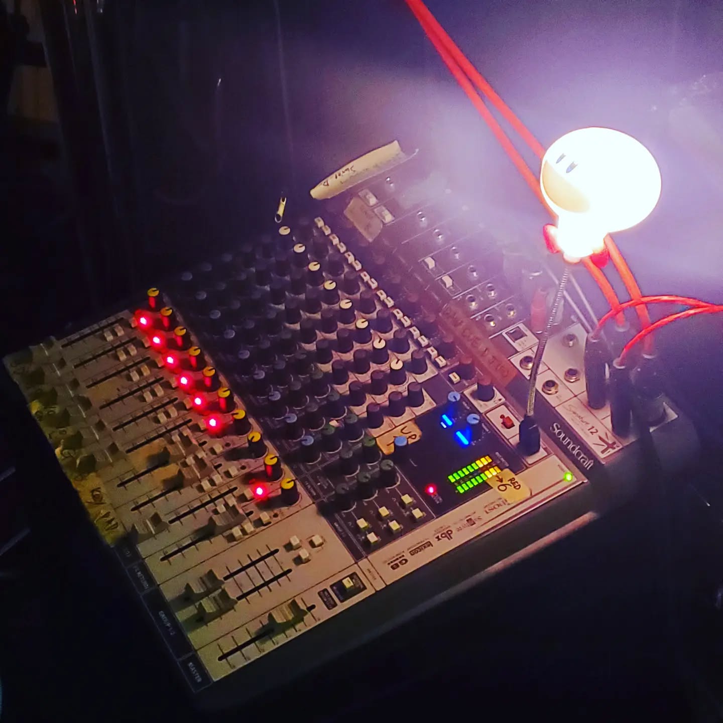 本日DJ-Jがいらしてます国内外、アニソンもなんでもリクエストOK高音質大音量でお待ちしております#オタクバー #町田 #杏東ぢーな  #雷門風太  #年末年始営業 #U25割 #はじめての女性は1杯無料 #DJ