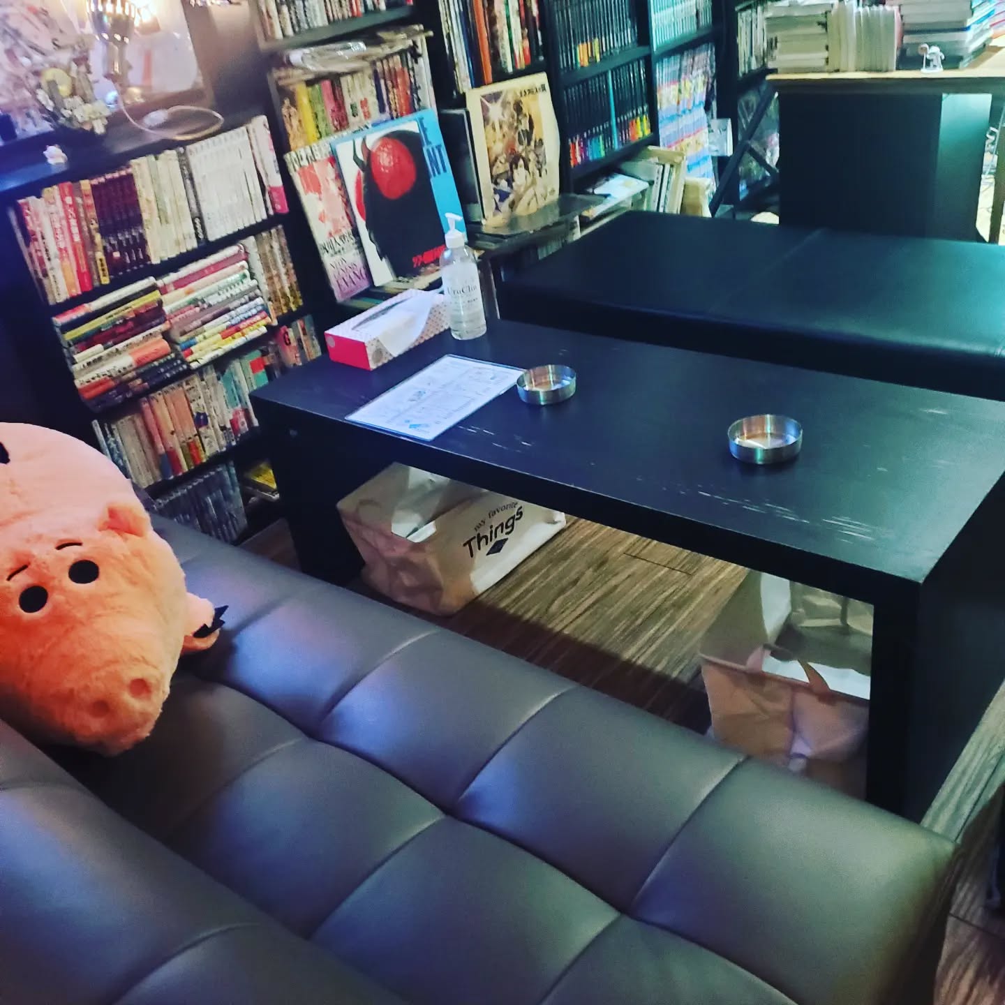 新しい子が増えましたつぶらな瞳が堪りません️今週も暑いけど、皆様のお越しをお待ちしております#オタクバー #町田 #杏東ぢーな #雷門風太 #日曜営業 #U25割 #はじめての女性は1杯無料 #生ビールの美味しいお店