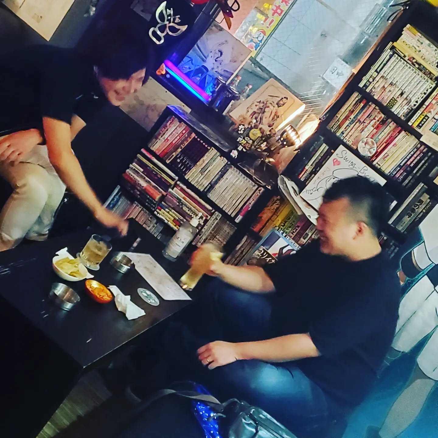 開店から御新規さま!うれしい本日も皆様のお越しをお待ちしております#オタクバー #町田 #杏東ぢーな #雷門風太 #日曜営業 #U25割 #はじめての女性は1杯無料 #美味しい生ビール #今季アニメ #カードゲーム #ボードゲーム #喫煙可能