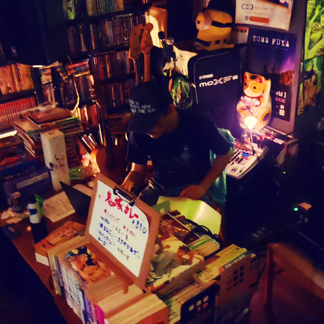 本日、DJきてます。#オタクバー #特撮 #プロレス #ギャルゲー #同人誌 #町田 #杏東ぢーな #雷門風太 #日曜営業 #U25割 #はじめての女性は1杯無料 #今季アニメ #2023夏アニメ #美味しい生ビール #ボードゲーム #カードゲーム #サントリー神泡達人店 #サントリープレミアム達人店