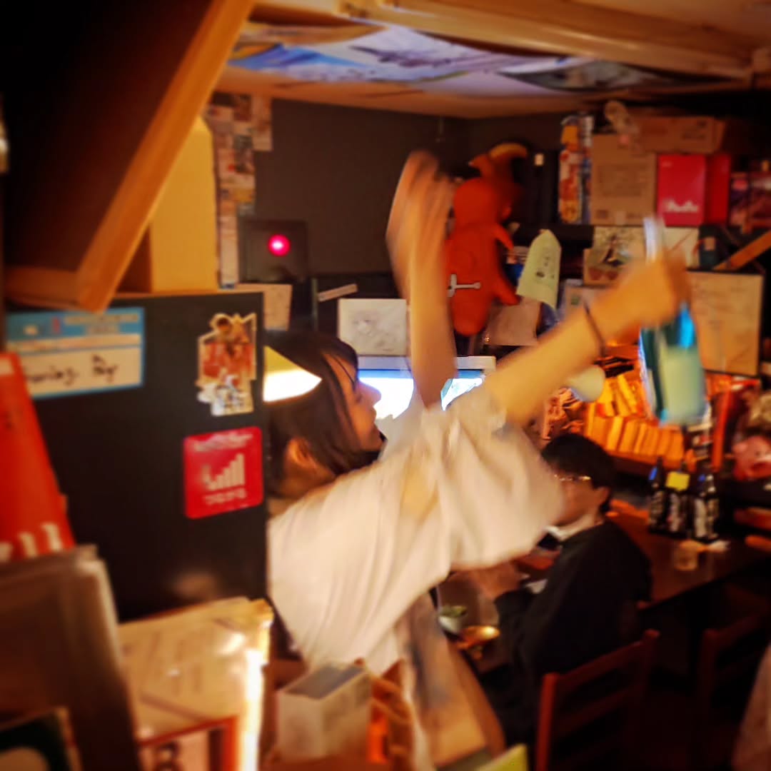 イベント月見会、シャンパンコールで盛り上がってます!#オタクバー #特撮 #プロレス #ギャルゲー #同人誌 #町田 #杏東ぢーな #雷門風太 #日曜営業 #U25割 #はじめての女性は1杯無料 #今季アニメ #2023秋アニメ #美味しい生ビール #ボードゲーム #カードゲーム #サントリー神泡達人店 #サントリープレミアム達人店