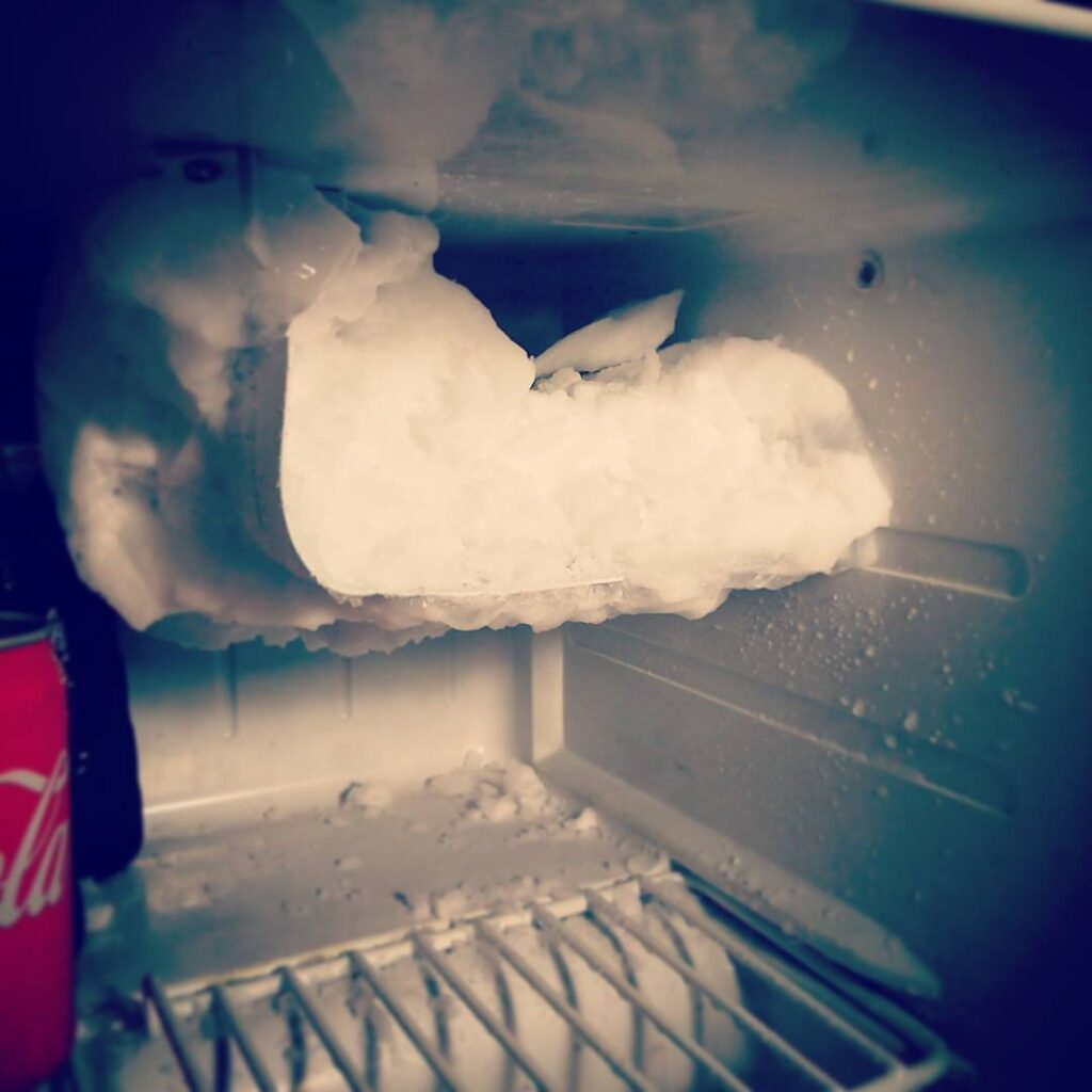 【 【 過 去 記 事 】 】 霜取り作業中。 #otakubar #freezer  https://is.gd/OHA1bx