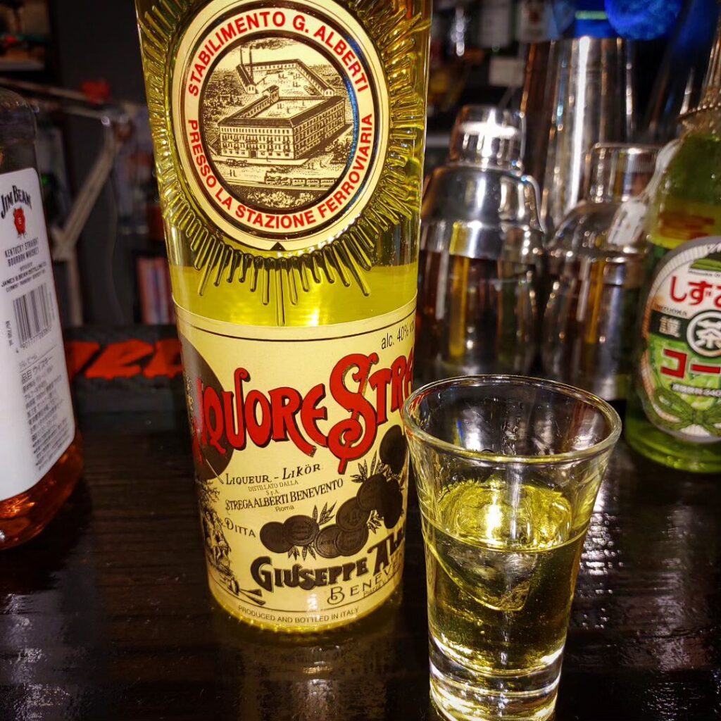 【 【 過 去 記 事 】 】 【ドリンク紹介】ストレガ https://is.gd/lGYjEO #オタクバー #お酒紹介 #ストレガ #ドリンク紹介 #リキュール