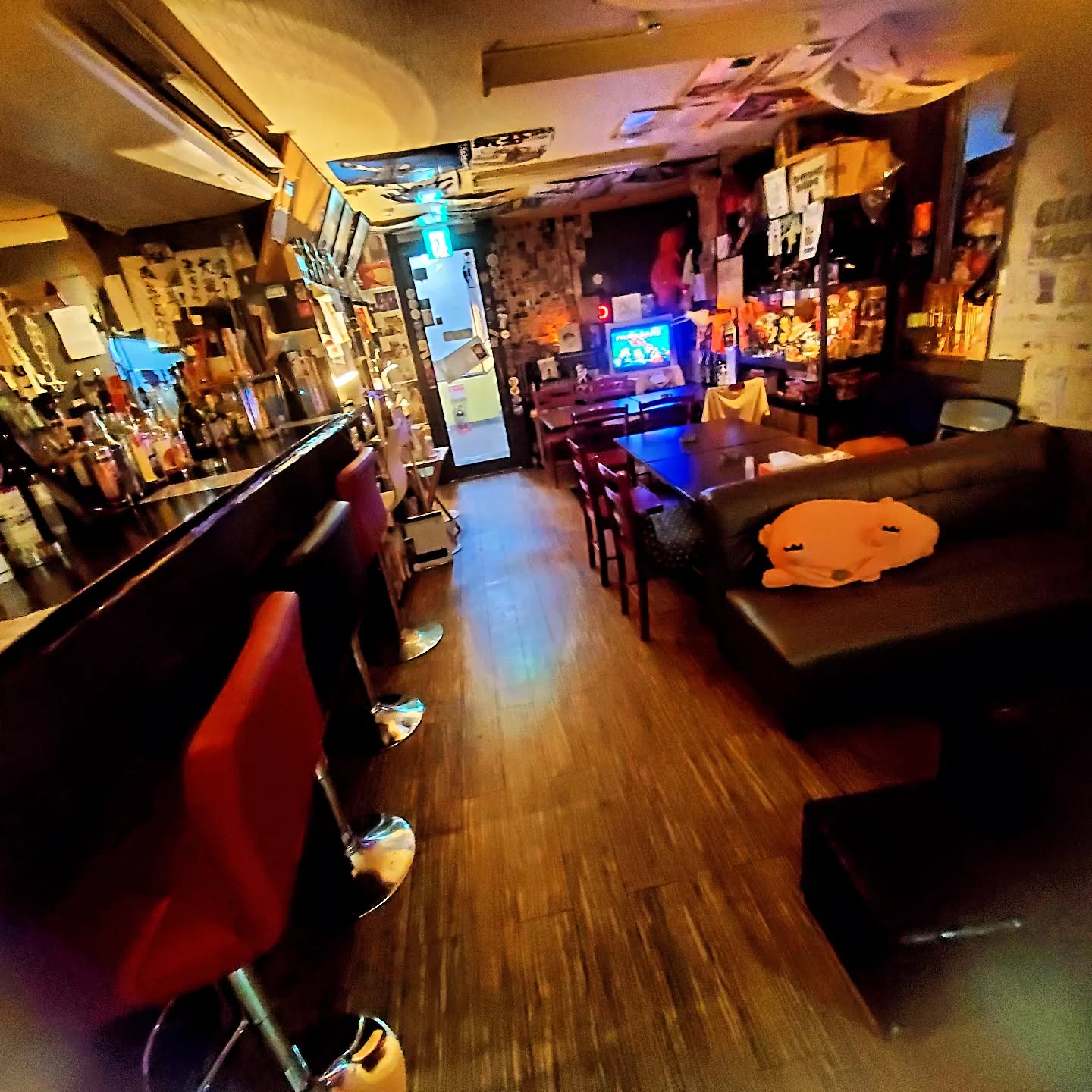 本日も広い店内で皆さまのお越しをおまちしてまーす#オタクバー #町田 #杏東ぢーな #雷門風太 #日曜営業 #U25割 #はじめての女性は1杯無料 #美味しい生ビール #今季アニメ #ボードゲーム #カードゲーム #喫煙可能