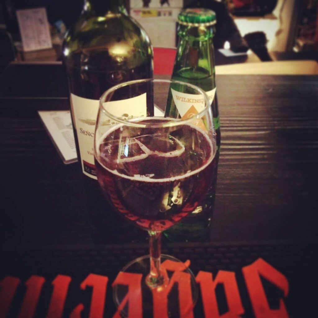 【 【 過 去 記 事 】 】 キティ。お客さまから教えて貰いました。 #otakubar #cocktails https://is.gd/ZB50os