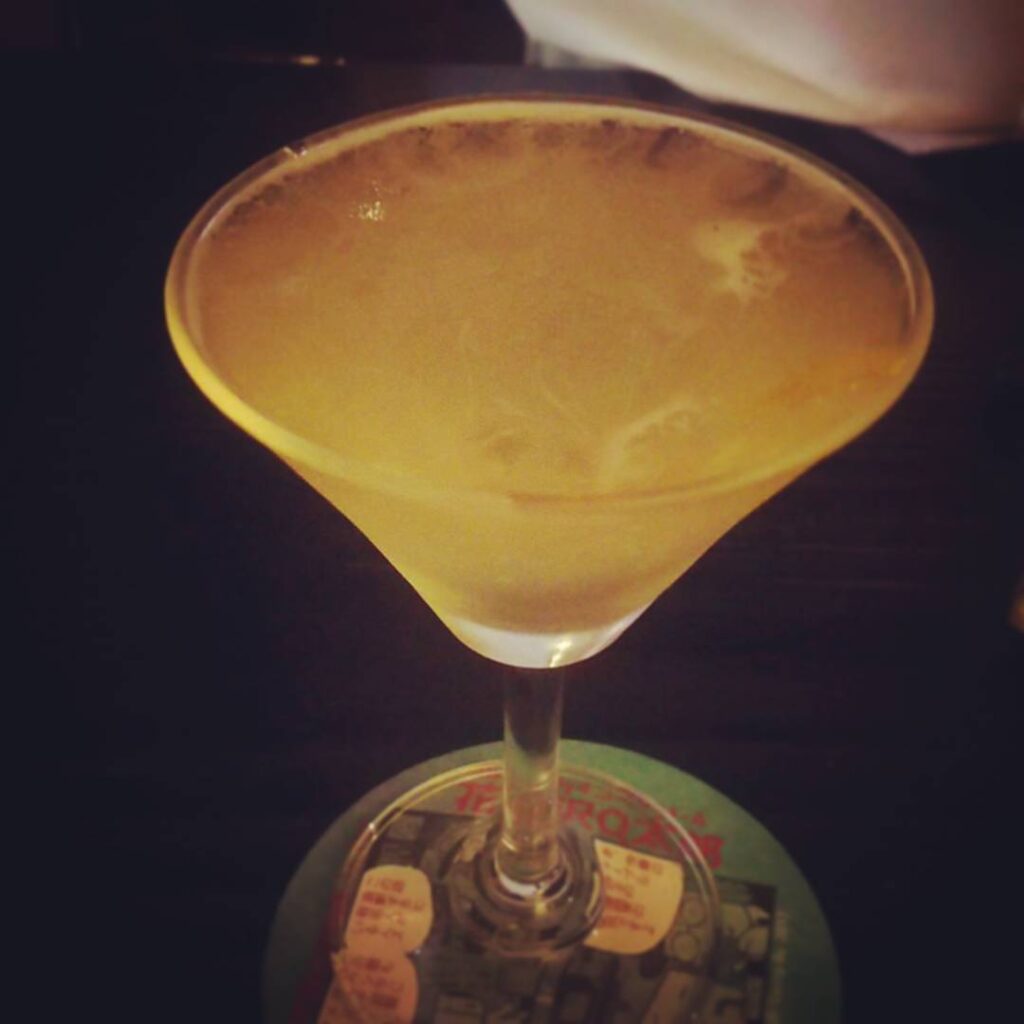 【 【 過 去 記 事 】 】 ヴェスパーもどき。ボンド! #otakubar #cocktails https://is.gd/8OhEmT