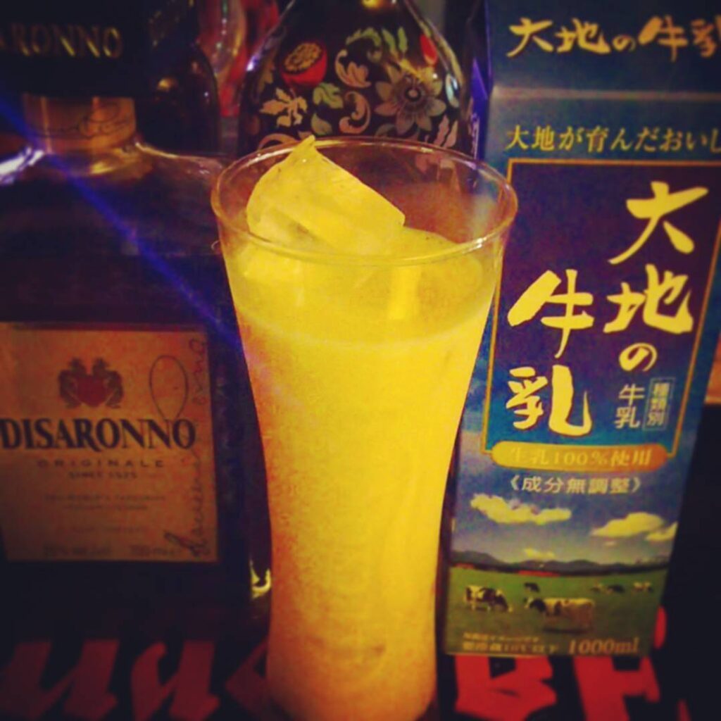 【 【 過 去 記 事 】 】 週末の落語イベント用オリジナルカクテル、SF落語家。甘々ミルク味。 #otakubar #cocktails https://is.gd/wV4v3O