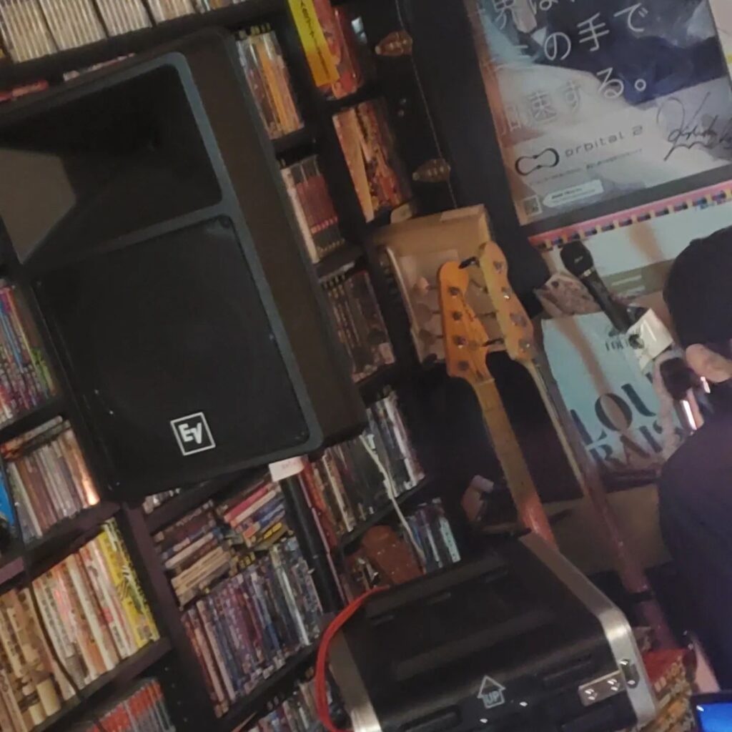 【 【 過 去 記 事 】 】 本日も通常営業ですが、DJがいらしてます！ https://is.gd/1vEZw7 #DJ #DJJ #オタクバー