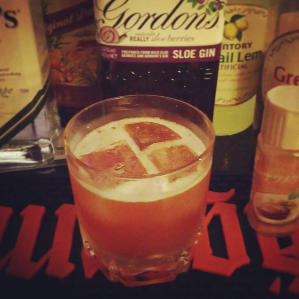 【 【 過 去 記 事 】 】 来週のDJイベント用オリジナルカクテル、Be Happy。シャーワセな味♪ #otakubar #cocktails https://is.gd/71eyeB