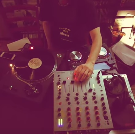 【 【 過 去 記 事 】 】 【動画紹介】161025 DJ-J #ロック廃人編 その1 https://is.gd/iymuXf #DJ #DJJ #Youtube #オタクバー