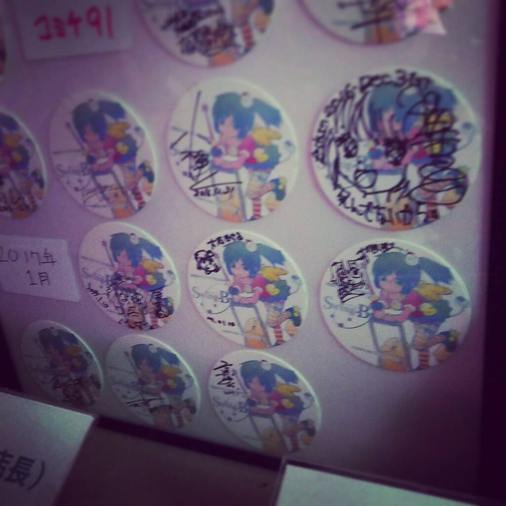 【 【 過 去 記 事 】 】 サイン入りコースター、追加展示しました。 #otakubar https://is.gd/49pSCh