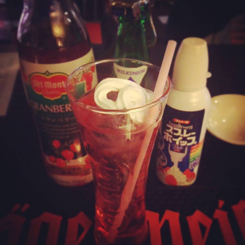 【 【 過 去 記 事 】 】 週末のイベント用オリジナルカクテル、ハイパー・ドーン。ソフトドリンクです。 #otakubar #cocktails  https://is.gd/pVGKv6
