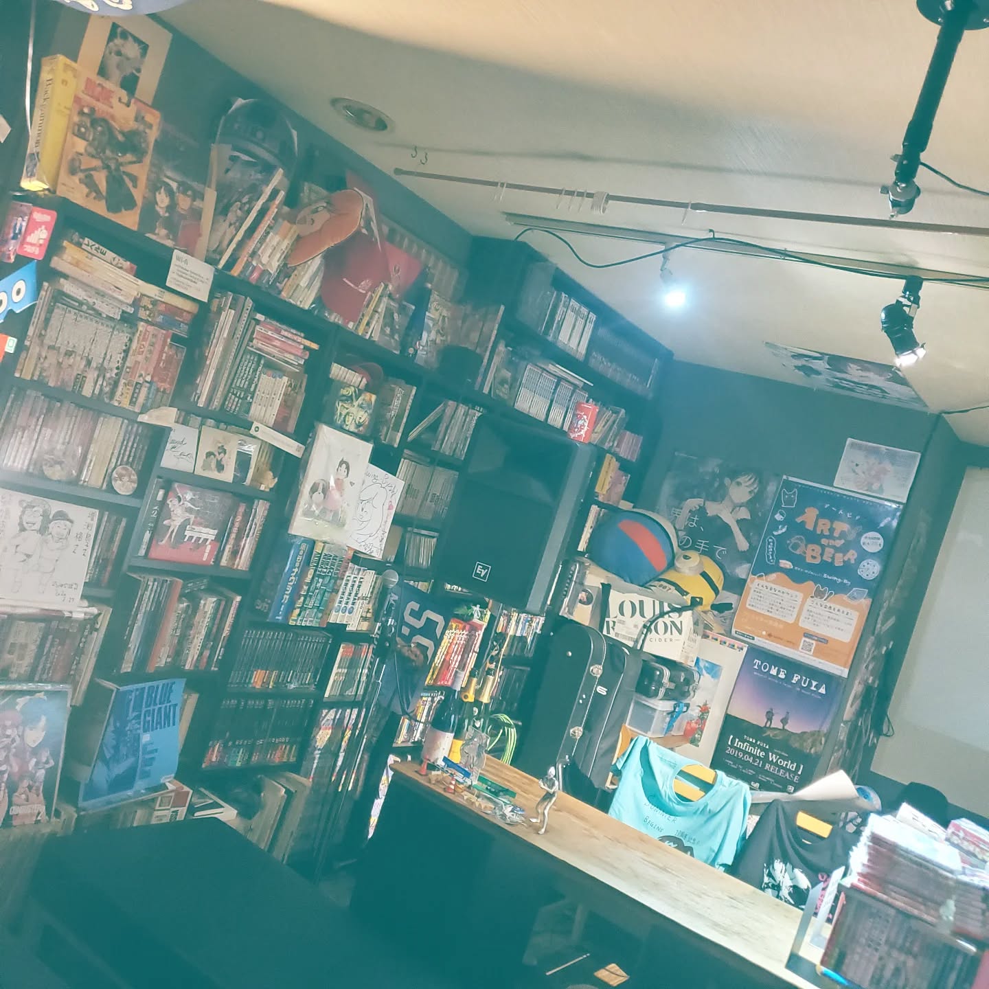 当店本日から1/5まで休みなく営業いたします!クリスマスムードは一切出しませんwずーっと皆様のお越しをお待ちしております#オタクバー #町田 #杏東ぢーな #雷門風太 #日曜営業 #U25割 #はじめての女性は1杯無料 #美味しい生ビール #今季アニメ #ボードゲーム #カードゲーム #喫煙可能 #年越し営業