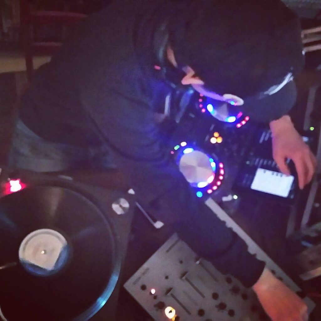 【 【 過 去 記 事 】 】 お疲れ様でした。 #otakubar #dj https://is.gd/iyE3U4